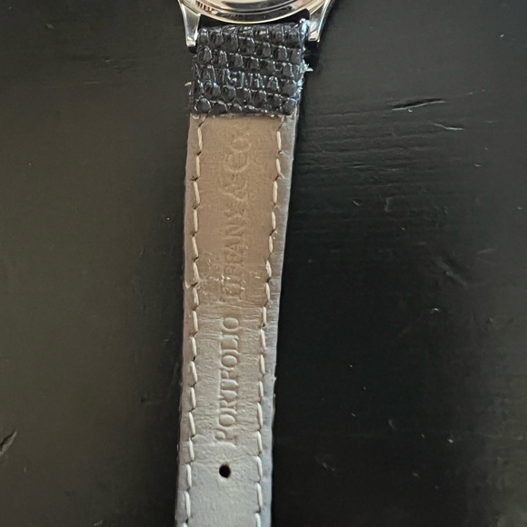 Tiffany and Co ladies watch with original leather strap - Picture 8 of 9